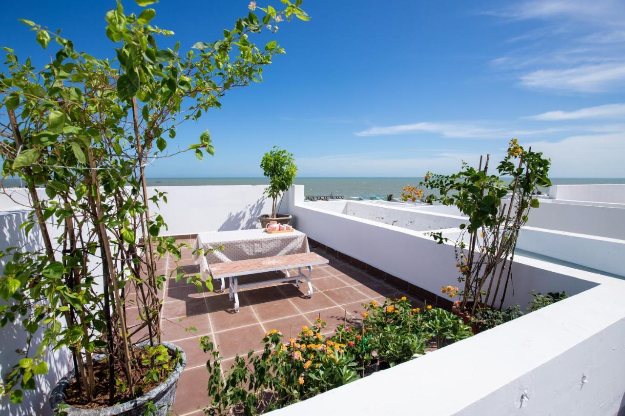 Okinawa Villas And Beach Club - Oceanami Resort Long Hai Buitenkant foto