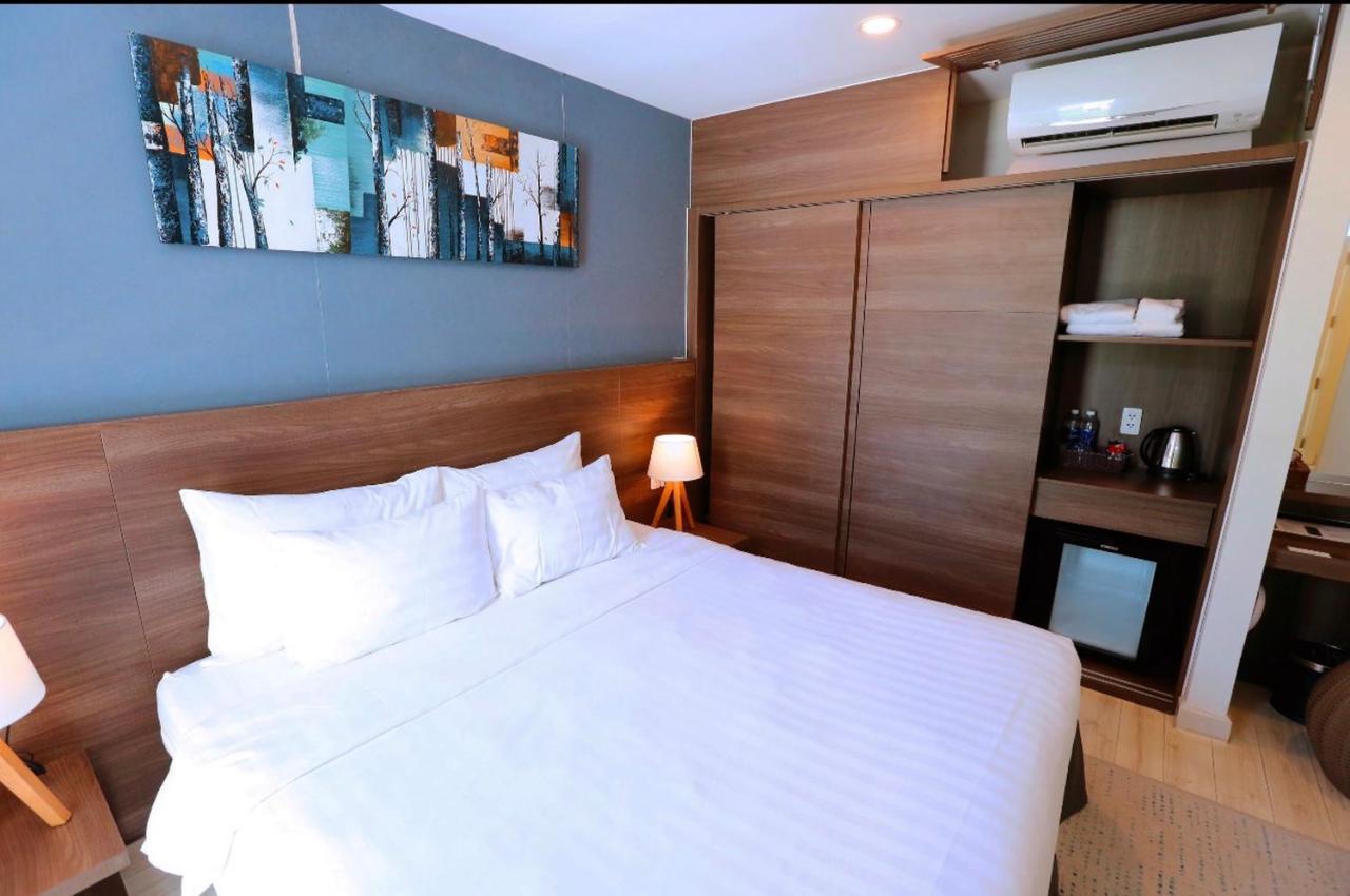 Okinawa Villas And Beach Club - Oceanami Resort Long Hai Buitenkant foto