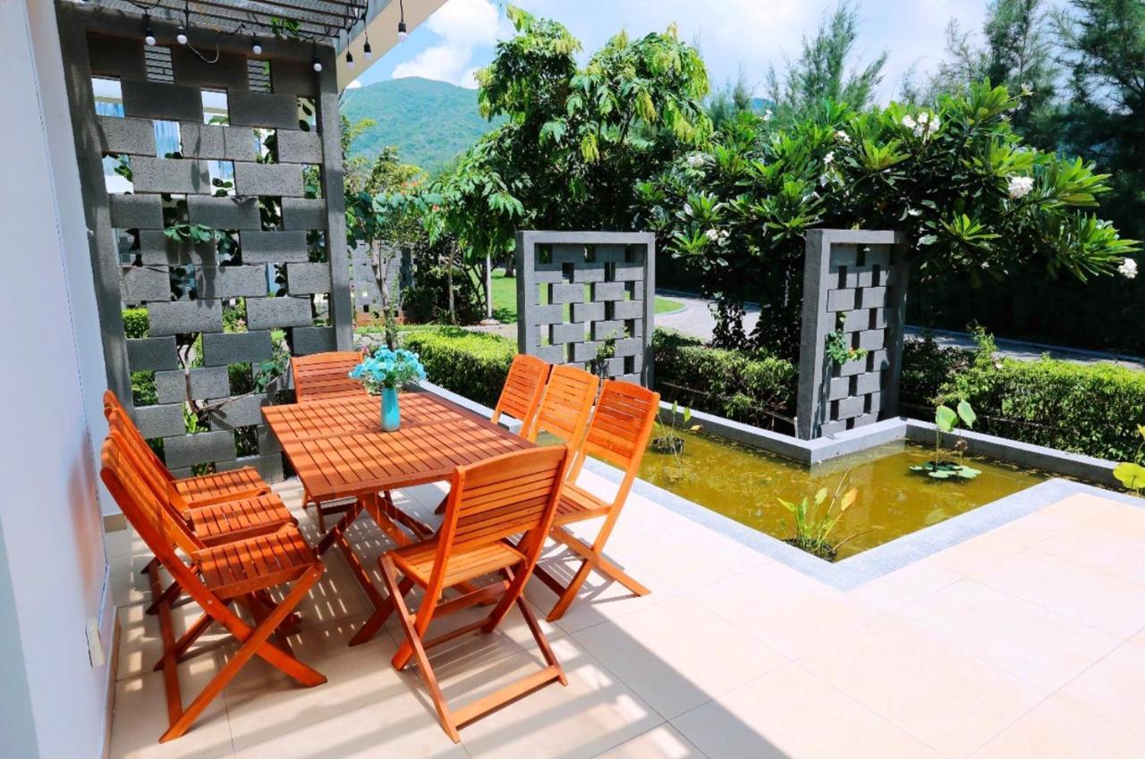 Okinawa Villas And Beach Club - Oceanami Resort Long Hai Buitenkant foto